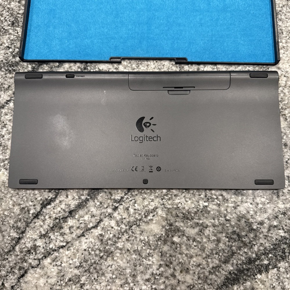 Logitech Tablet Keyboard for‎ iPad Tested & Works - Picture 3 of 6